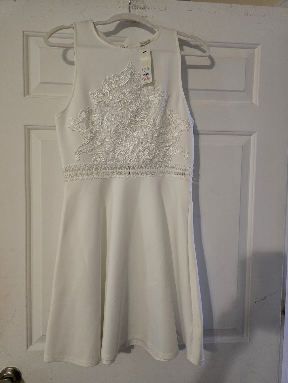 Francesca's Collection FrabWomen's White Embroidered Fit & Flare Dress